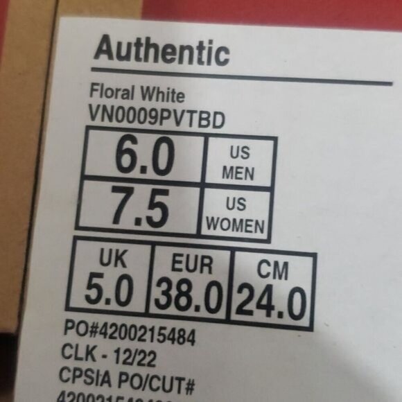 Vans White and‎ Red Sneakers Stylish and Comfortable - Picture 10 of 10